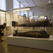 Lisa inspecting the toe bones of a 3000 year old sarcophagus in the National Archaelogical Museum