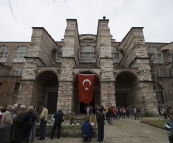 The entrance to Aya Sofya