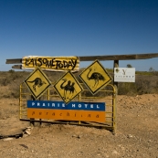 Road sign advertising the Prarie Hotel in Parachilna