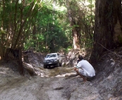 Sam setting for a photo of Peter along the Lake Wabby track