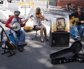 Street performers at Salamanca Markets