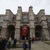 The entrance to Aya Sofya