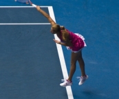 Alona Bondarenko serving