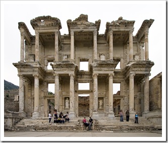 Sam and Lisa in one of Ephesus' main attractions: the Library of Celsus