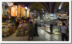 Fabric and shawls in the Grand Bazaar