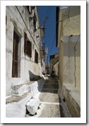 Cobblestoned alleyway in Pelekas