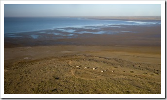 Halligan's Bay viewing station on the western shore of Lake Eyre