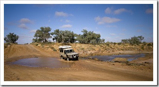One of the few creeks containing water between William Creek and Oodnadatta