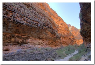 The hiking trail along Cathedral Gorge