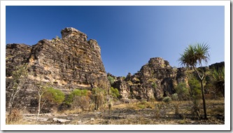 Sandstone formations along the Bardedjilidji Walk