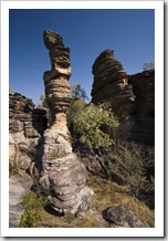 A sandstone tower along the Bardedjilidji Walk