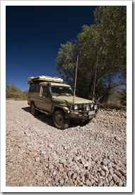 Driving between Mini Palms Gorge and Echidna Chasm