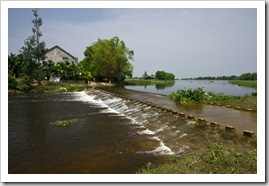 The road between Tanh Ha and Vinh Dien