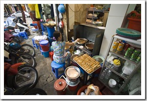 The streetside kitchen at Bung Cha Hang Manh