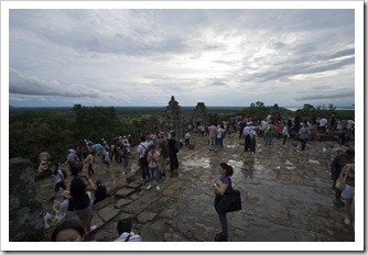 The throngs of people set to watch the sunset at Phnom Bakheng