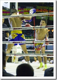 The fight for the Lightweight Title of Thailand (blue won and defeated the reigning champion)