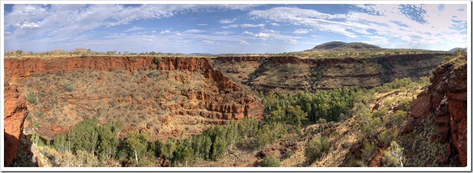 Panorama of Dales Gorge in the afternoon sun