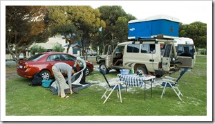 Sergey and Lisa putting up the tent at Yallingup