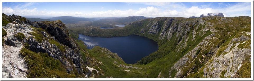 Crater Lake with the tips of Cradle Mountain to the right