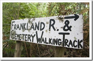 Hiking down to the Frankland River from Balfour