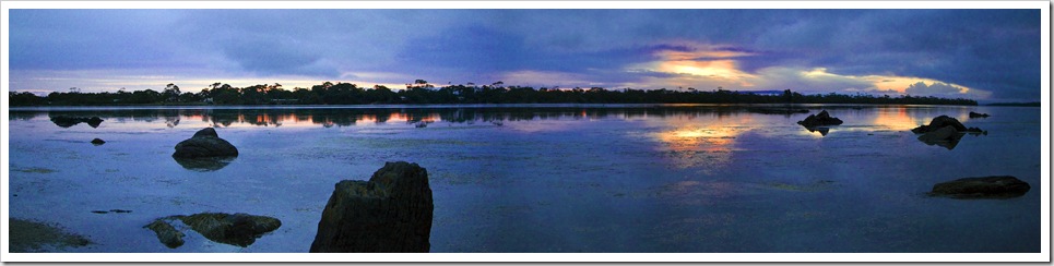 Sunset over the lagoon in front of our campsite in Coles Bay (all credit to Lisa on this one...)