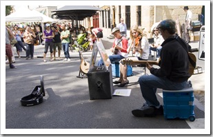 Street performers at Salamanca Markets