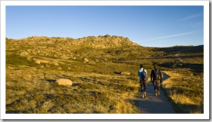 Abi and Will walking from Eagles Nest to Mount Kosciuszko