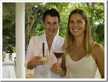 Jennni and Lisa enjoying a pre-dinner drink