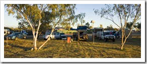 Camped with the masses at the Bedourie shire caravan park