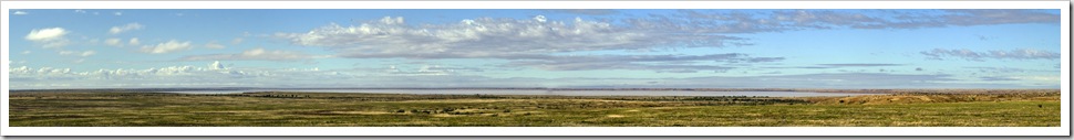 The massive expanse of Moonda Lake