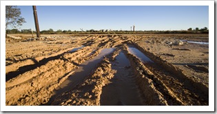 The parking lot on Wednesday morning at the Innamincka Hotel