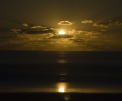 Stunning moonrise over the ocean from Guruman